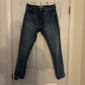 GAP women’s Classic Indigo Straight Jeans